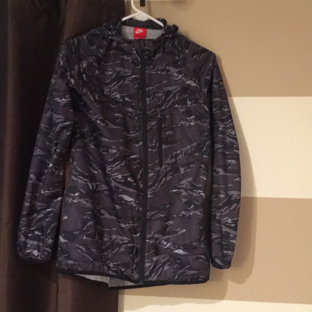 Nike wind breaker